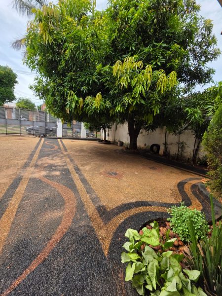 Alquilo Casa en el corazón de Lambaré