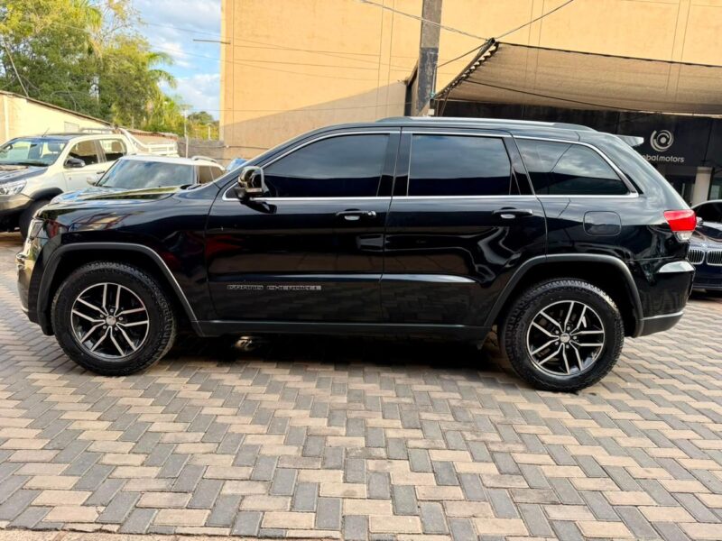 Jeep Grand Cherokee Laredo 4×2 2017